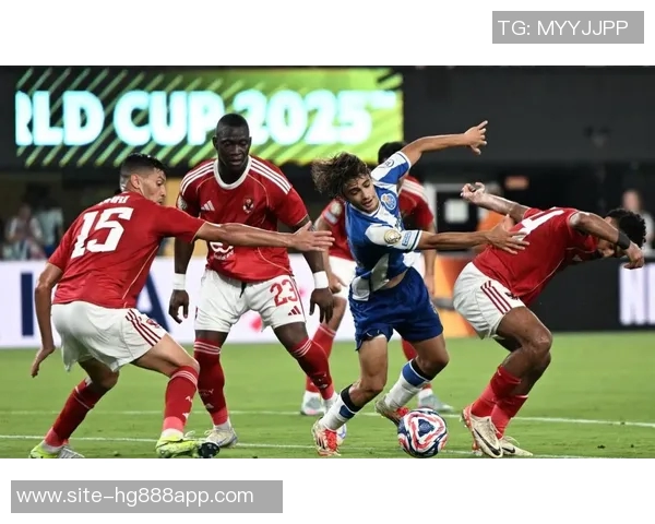 波尔图官方宣布签下17岁波兰边锋皮图谢夫斯基违约金高达6000万 波尔图官方宣布签下17岁波兰边锋皮图谢夫斯基违约金高达6000万